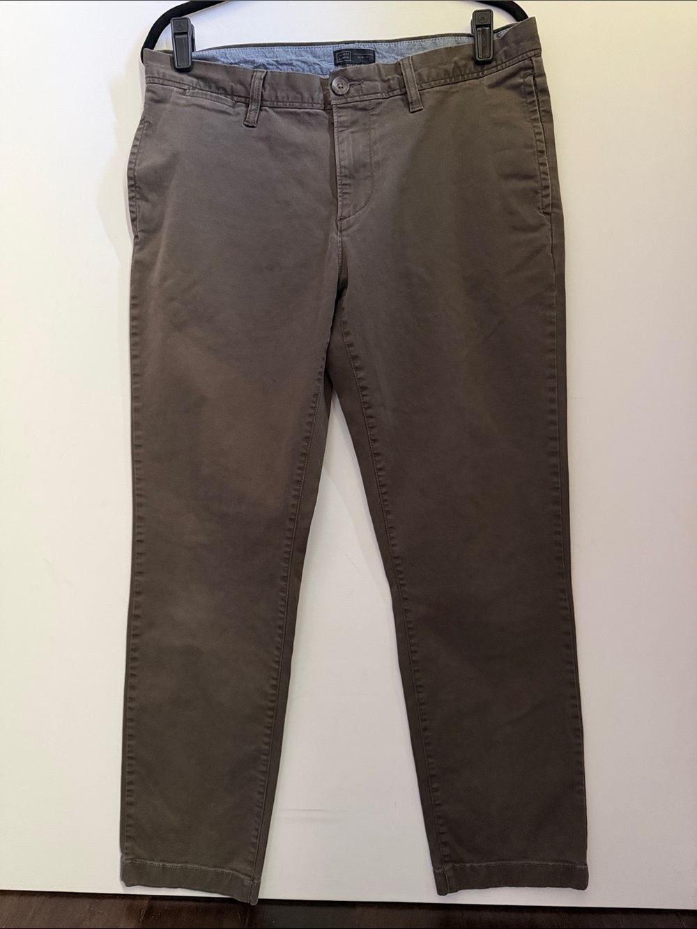 14th & Union Olive Brown Slim Chino Pants